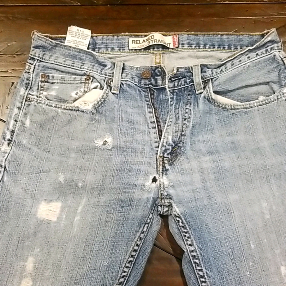 Levi's mens 31x30 559 Distressed